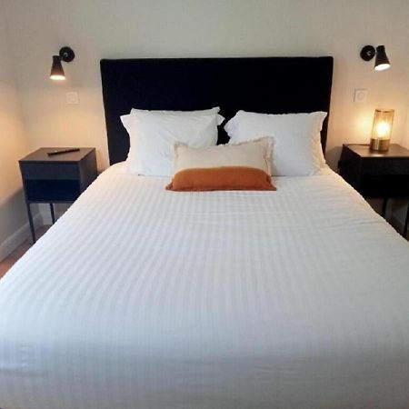 Les Nids Perches - Rue Sainte Croix Apartment มอคตาญ-โอ-แปร์ช ภายนอก รูปภาพ