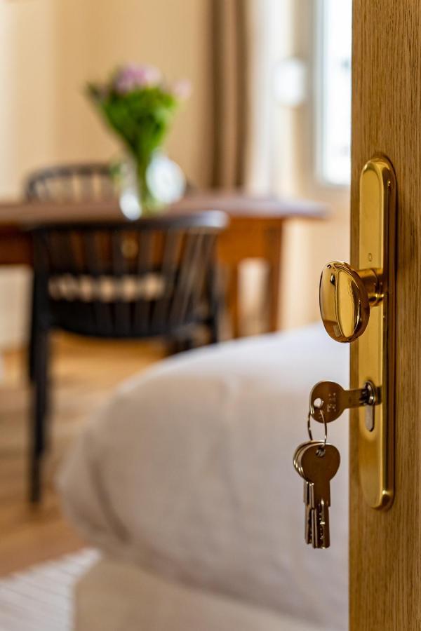 Les Nids Perches - Rue Sainte Croix Apartment มอคตาญ-โอ-แปร์ช ภายนอก รูปภาพ