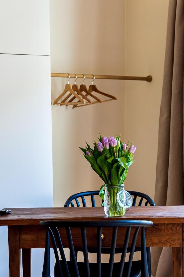 Les Nids Perches - Rue Sainte Croix Apartment มอคตาญ-โอ-แปร์ช ภายนอก รูปภาพ